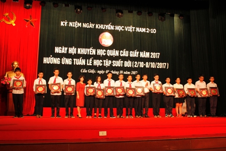 HỘI KHUYẾN HỌC QUẬN CẦU GIẤY LÀM TỐT CÔNG TÁC DÂN VẬN TRONG VIỆC XHH NGUỒN LỰC CHO KHUYẾN HỌC -  KHUYẾN TÀI