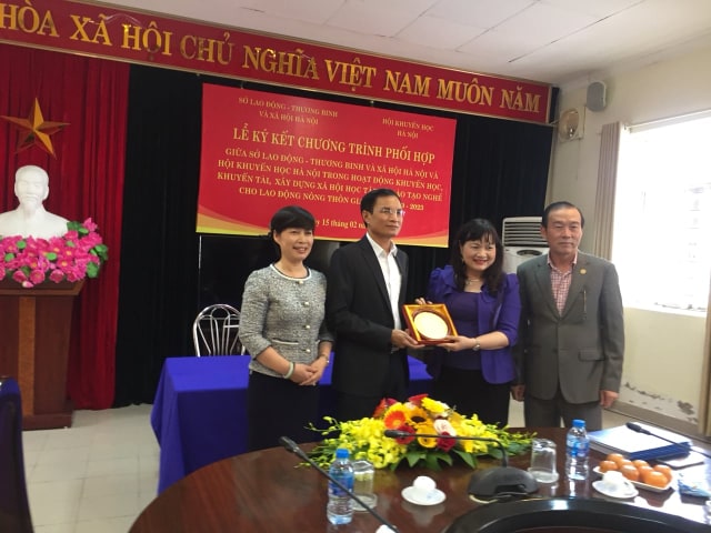 Lễ ký kết giữa Sở LĐTB&XH với Hội khuyến học Hà Nội