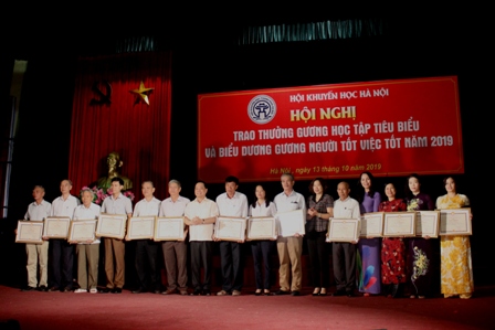 NGƯỜI TỐT VIỆC TỐT TRONG PHONG TRÀO KHUYẾN HỌC, KHUYẾN TÀI, XÂY DỰNG XÃ HỘI HỌC TẬP