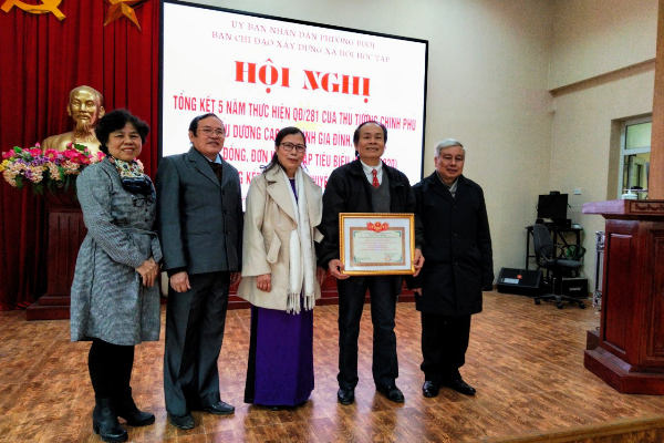 Ông Lê Thanh Liêm nhận Kỷ niệm chương Vì sự nghiệp khuyến học