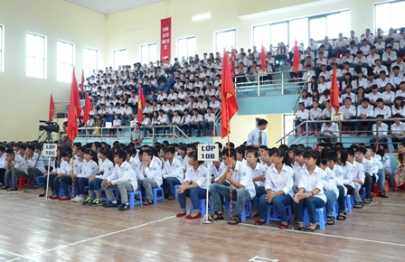 Học sinh đón chào năm học mới