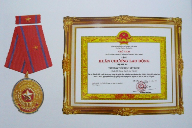 Trường tiểu học Yết Kiêu đón nhận Huân chương lao động hạng Ba