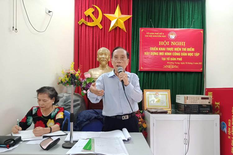 Ông Nguyễn Đình Quỳnh triển khai nội dung tập huấn